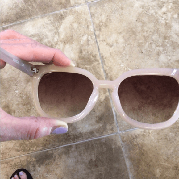 NEW! Rare Quay Noosa pale pink and brown sunglasses main image 9